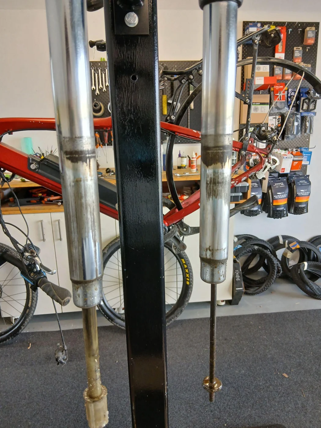 This fork was well overdue for service